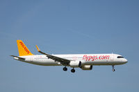 TC-RDG @ CPH - TC-RDG landing rw 04R - by Erik Oxtorp