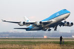 PH-BFC @ EHAM - at spl - by Ronald