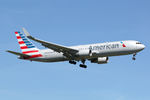N389AA @ EHAM - at spl - by Ronald