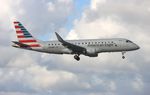 N288NN @ KMIA - Envoy/Eagle E175 zx MIA rwy 9 - by Florida Metal