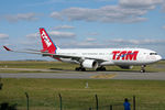 PT-MVO @ LFPG - at cdg - by Ronald