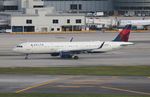 N325DN @ KMIA - DAL A321 zx MIA-DTW - by Florida Metal