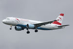 OE-LBM @ EHAM - at spl - by Ronald