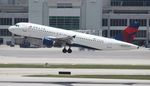 N359NW @ KMIA - DAL A320 zx MIA-DTW - by Florida Metal