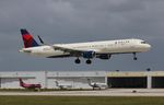 N364DX @ KFLL - DAL A321 zx DTW-FLL - by Florida Metal