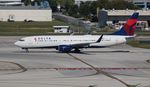 N377DE @ KFLL - DAL 738 zx FLL-MSP - by Florida Metal