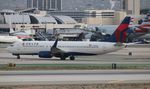 N391DA @ KLAX - DAL 738 zx in from SAN - by Florida Metal