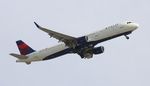 N393DN @ KATL - DAL A321 zx ATL-PHX - by Florida Metal