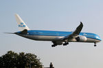 PH-BKC @ EHAM - at spl - by Ronald