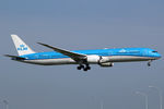 PH-BKK @ EHAM - at spl - by Ronald