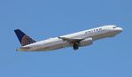 N483UA @ KFLL - UAL A320 zx FLL-ORD - by Florida Metal