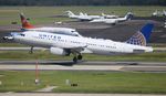 N495UA @ KTPA - UAL A320 zx IAD-TPA - by Florida Metal