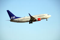 LN-RRB @ OSL - LN-RRB taking off OSL - by Erik Oxtorp