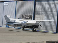 N739MH @ 3611 - Waiting - by 30295