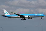 PH-BVS @ EHAM - at spl - by Ronald
