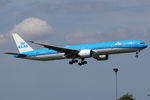 PH-BVW @ EHAM - at spl - by Ronald