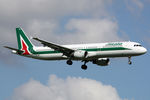 EI-IXO @ EHAM - at spl - by Ronald