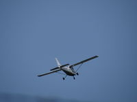 N5253C @ KHPN - 2002 Cessna 172S
Takeoff - by Haldan Dickinson