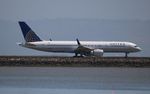 N546UA @ KSFO - UAL 752 zx - by Florida Metal
