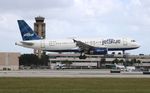 N556JB @ KFLL - JBU A320 zx - by Florida Metal