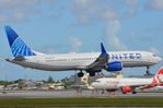 N47570 @ KMIA - United B739 Max about to touch-down - by FerryPNL