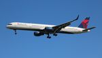 N581NW @ KMCO - DAL 753 zx - by Florida Metal