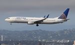 N62895 @ KLAX - UAL 739 oc zx HNL-LAX - by Florida Metal