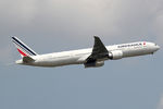 F-GSQL @ LFPG - at cdg - by Ronald