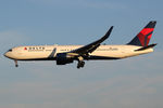 N186DN @ EBBR - at bru - by Ronald