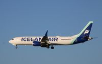 TF-ICA @ CPH - TF-ICA landing rw 22L - by Erik Oxtorp