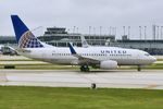 N39726 @ KORD - B737 United Airlines Boeing 737-724 N39726 at KORD - by Mark Kalfas