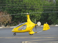 N232PG @ 3611 - Moving to runway - by 30295