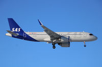 EI-SCE @ CPH - EI-SCE landing rw 04L in beautiful sunshine. - by Erik Oxtorp