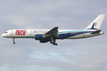 D4-CBP @ EHAM - at spl - by Ronald