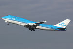 PH-BFU @ EHAM - at spl - by Ronald