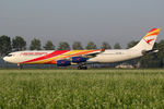 PZ-TCW @ EHAM - at spl - by Ronald