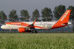 HB-AYQ @ EHAM - at spl - by Ronald
