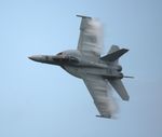 166467 @ KBKL - F-18F zx - by Florida Metal