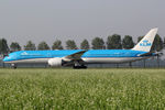 PH-BKL @ EHAM - at spl - by Ronald