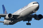 N642UA @ EHAM - at spl - by Ronald