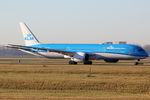 PH-BHD @ EHAM - at spl - by Ronald