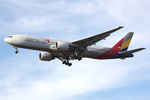 HL7596 @ EGLL - at lhr - by Ronald