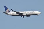 N76523 @ KORD - B738 United Airlines BOEING 737-824 N76523 UAL2195 MIA-ORD - by Mark Kalfas