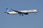 N75854 @ KORD - B753 United Airlines Boeing 757-324, N75854 UAL2145 SFO-ORD - by Mark Kalfas