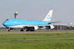 PH-BFT @ EHAM - at spl - by Ronald