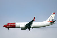 LN-FGG @ CPH - LN-FGG landing rw 22L - by Erik Oxtorp