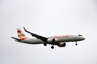 OY-VKA @ CPH - OY-VKA landing rw 04L - by Erik Oxtorp