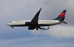 N390DA @ KTPA - DAL 738 zx CVG-TPA - by Florida Metal