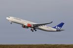 LN-RKN @ ESSA - RWY 19R - by wijken