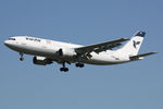 EP-IBD @ EGLL - at lhr - by Ronald